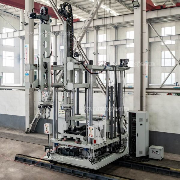 實(shí)心輪胎出胎機(jī)