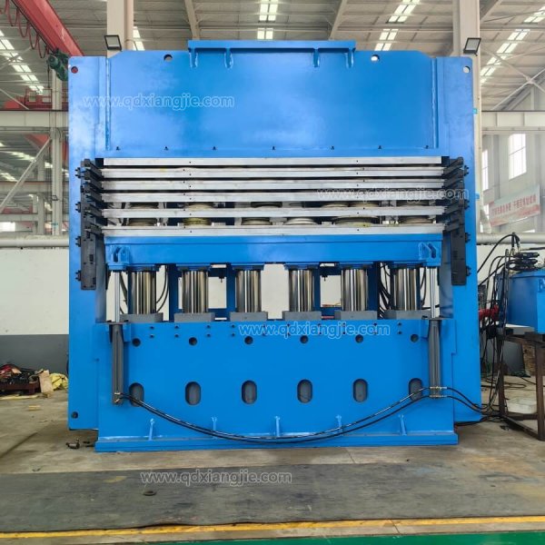 側板式胎面硫化機（配多層自動推拉模）