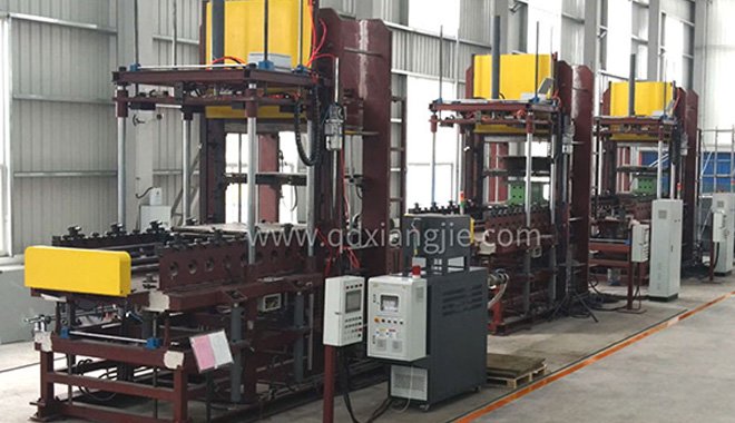 1250*1250實心胎硫化機設(shè)備試機