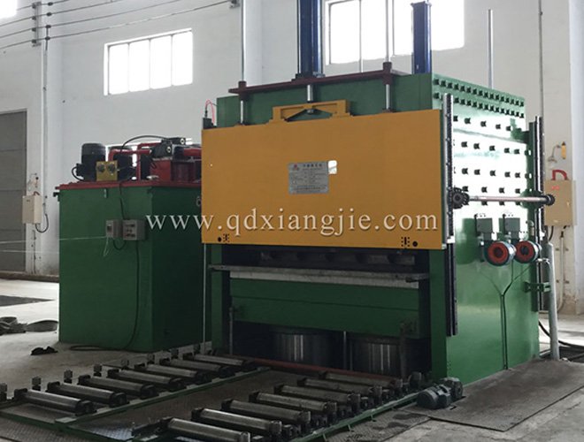 4500T 大型側板支座硫化機